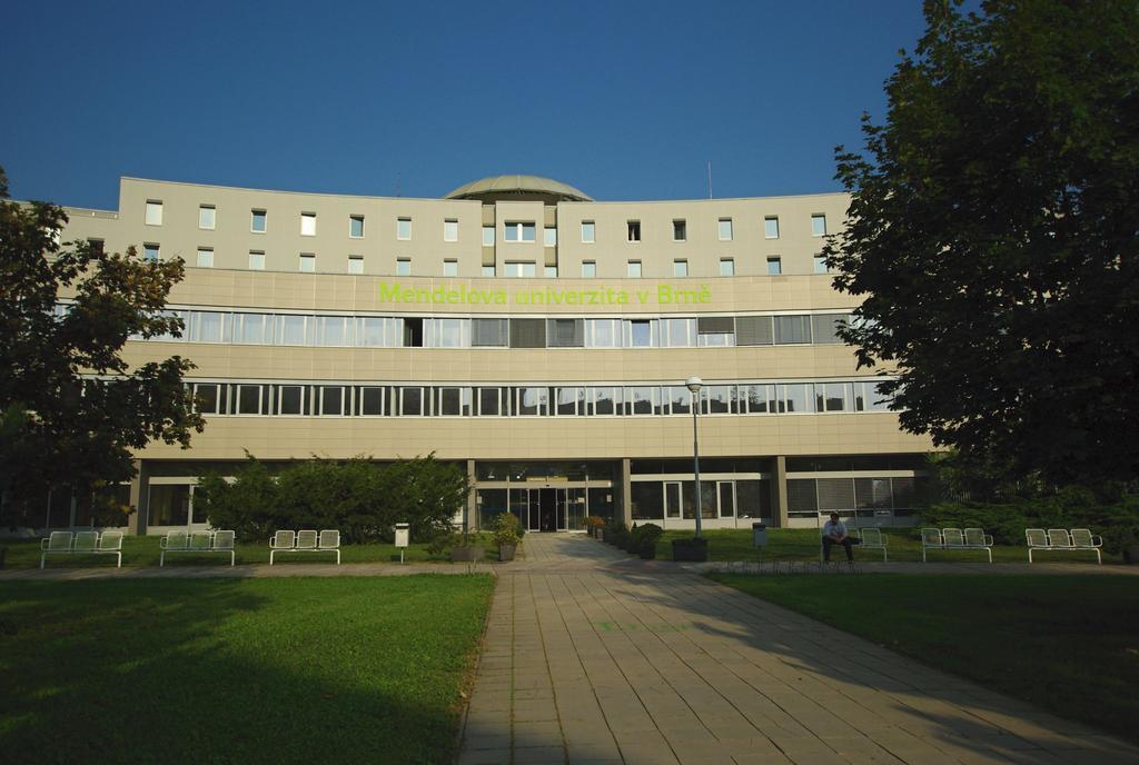 Hotel Kolej Akademie Brünn Exterior foto