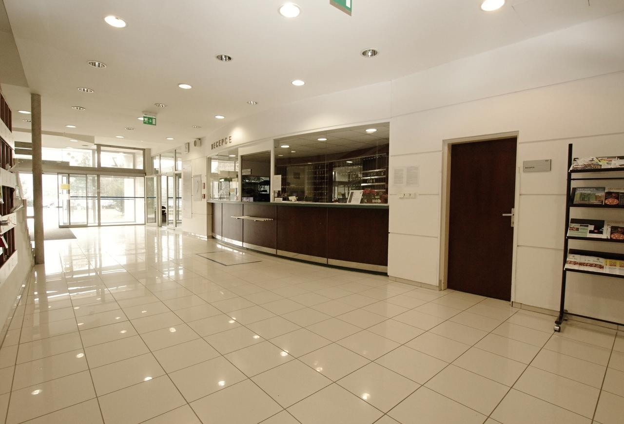 Hotel Kolej Akademie Brünn Exterior foto